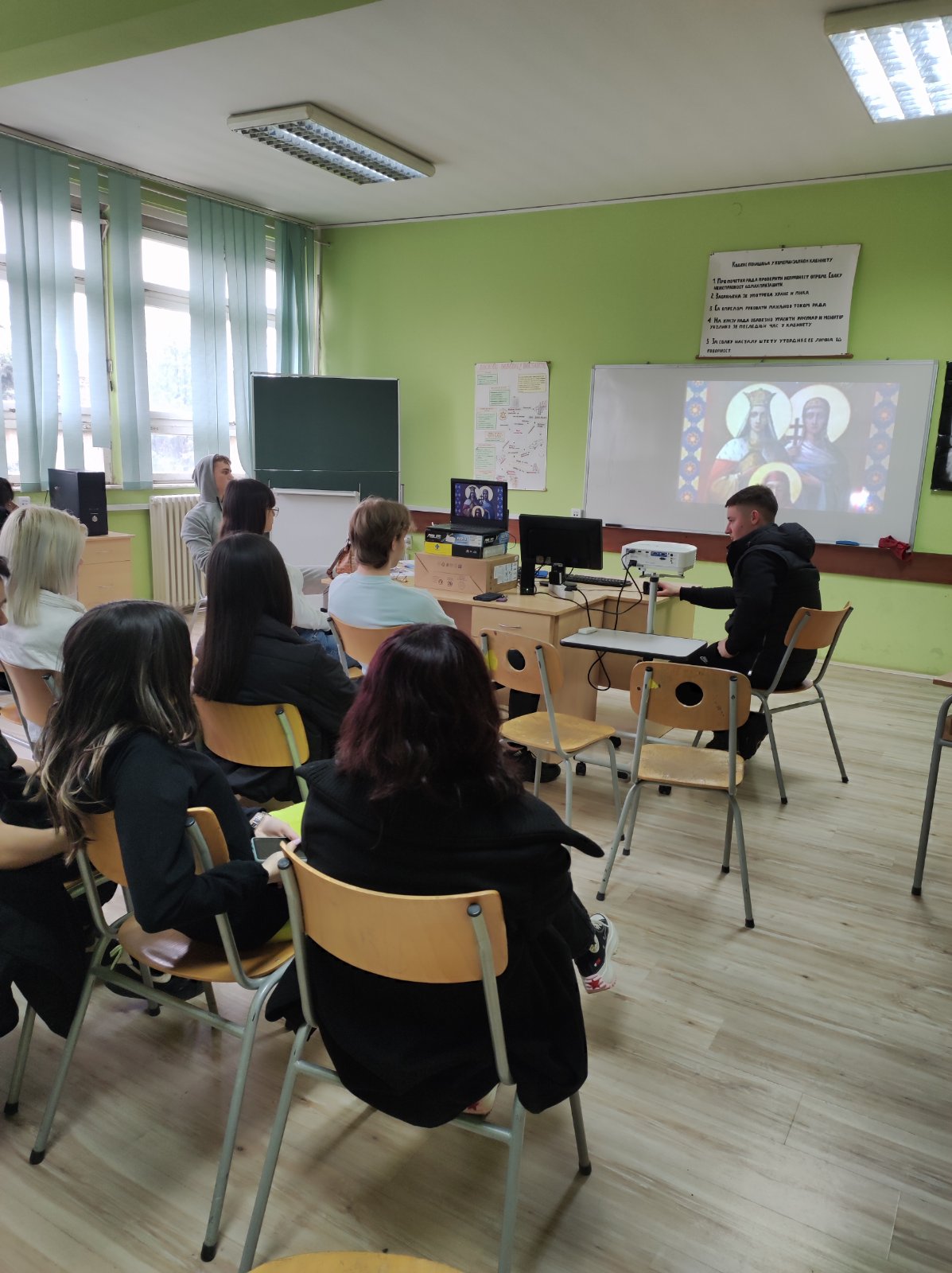 Видео конференција Еразмус + пројекта „Јаке жене ће изградити будућност“